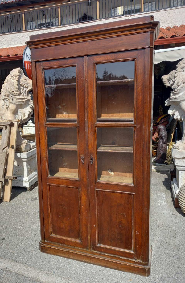 Παλαιά Βιτρίνα-Βιβλιοθήκη Καρυδιά