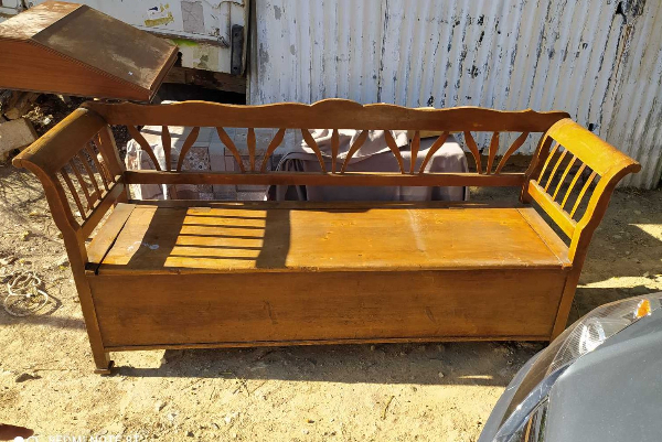 Παλαιός Ξύλινος Καναπές Κασέλα